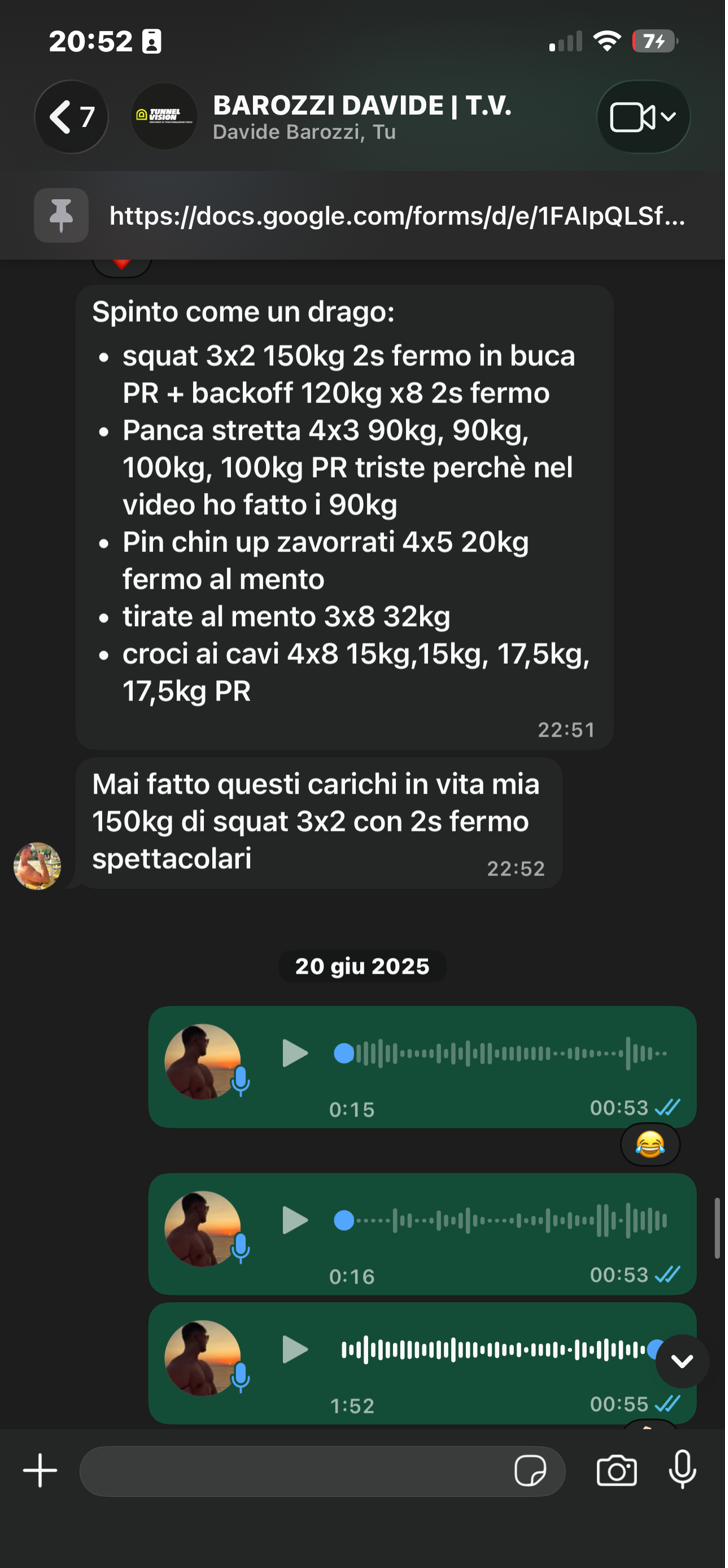 Screenshot di chat: un atleta racconta di aver sbloccato lo stallo di forza e di essere super motivato