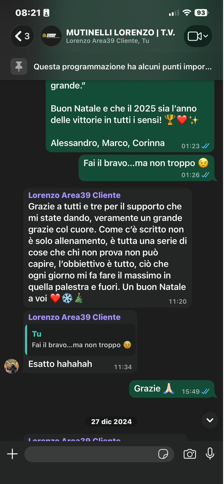 Screenshot di chat: un atleta scrive che sta capendo come ci si allena davvero e che si sente più forte ogni volta